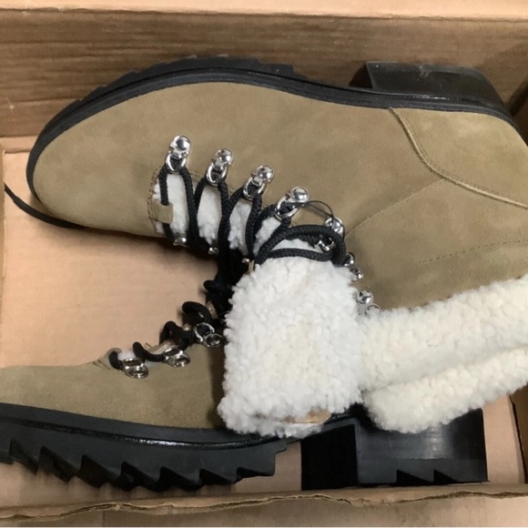 Brand new never worn Marc Fisher Women's Lace Up Suede Boots - Taupe size 7 - Picture 5 of 5